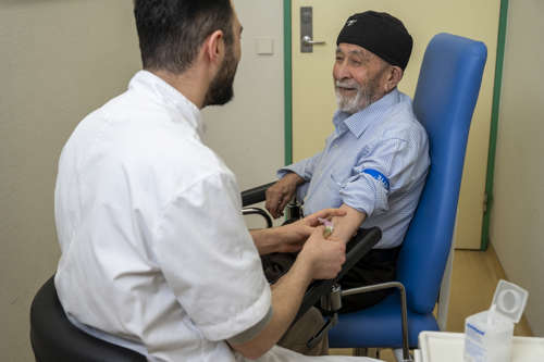 Bloedafname bij patiënt