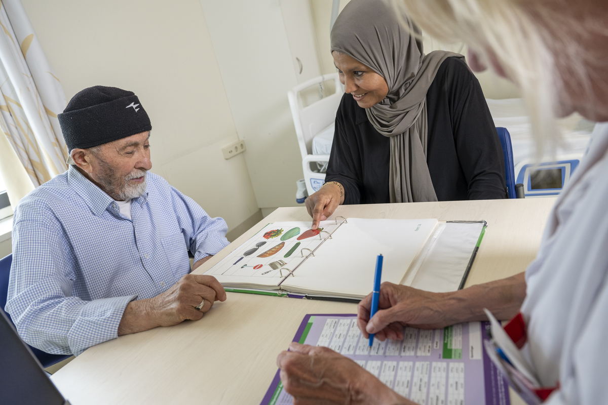 Geheugentest met hulp van tolk